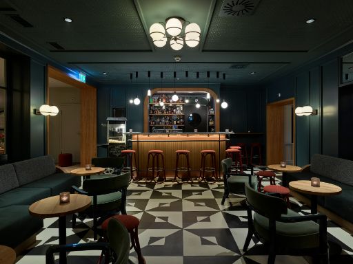Waldhaus - Bar (Foto: Kostas Maros)