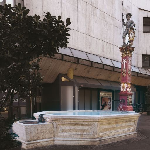 Nach der Webern-Zunft benannter Brunnen in der Steinenvorstadt