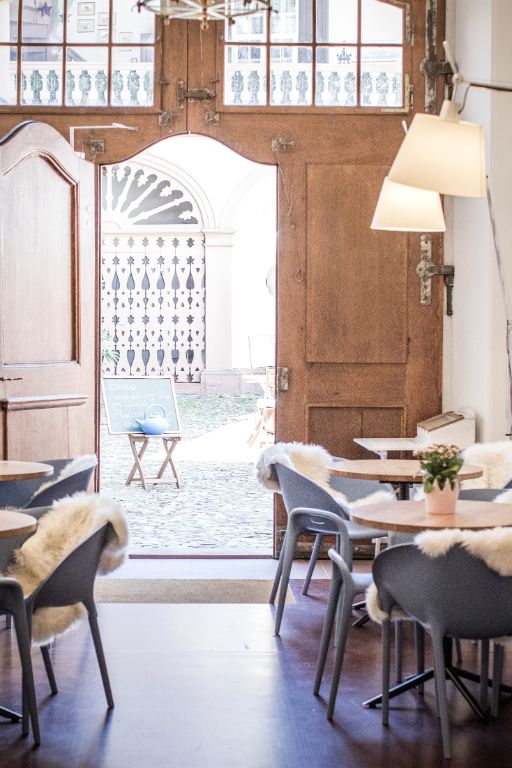 Stadthauscafe mit Blick zum Innenhof